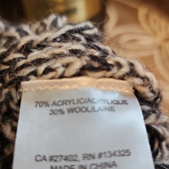 Orb toque grey/black knit.  Acrylic and wool blend. - Picture 4 of 4